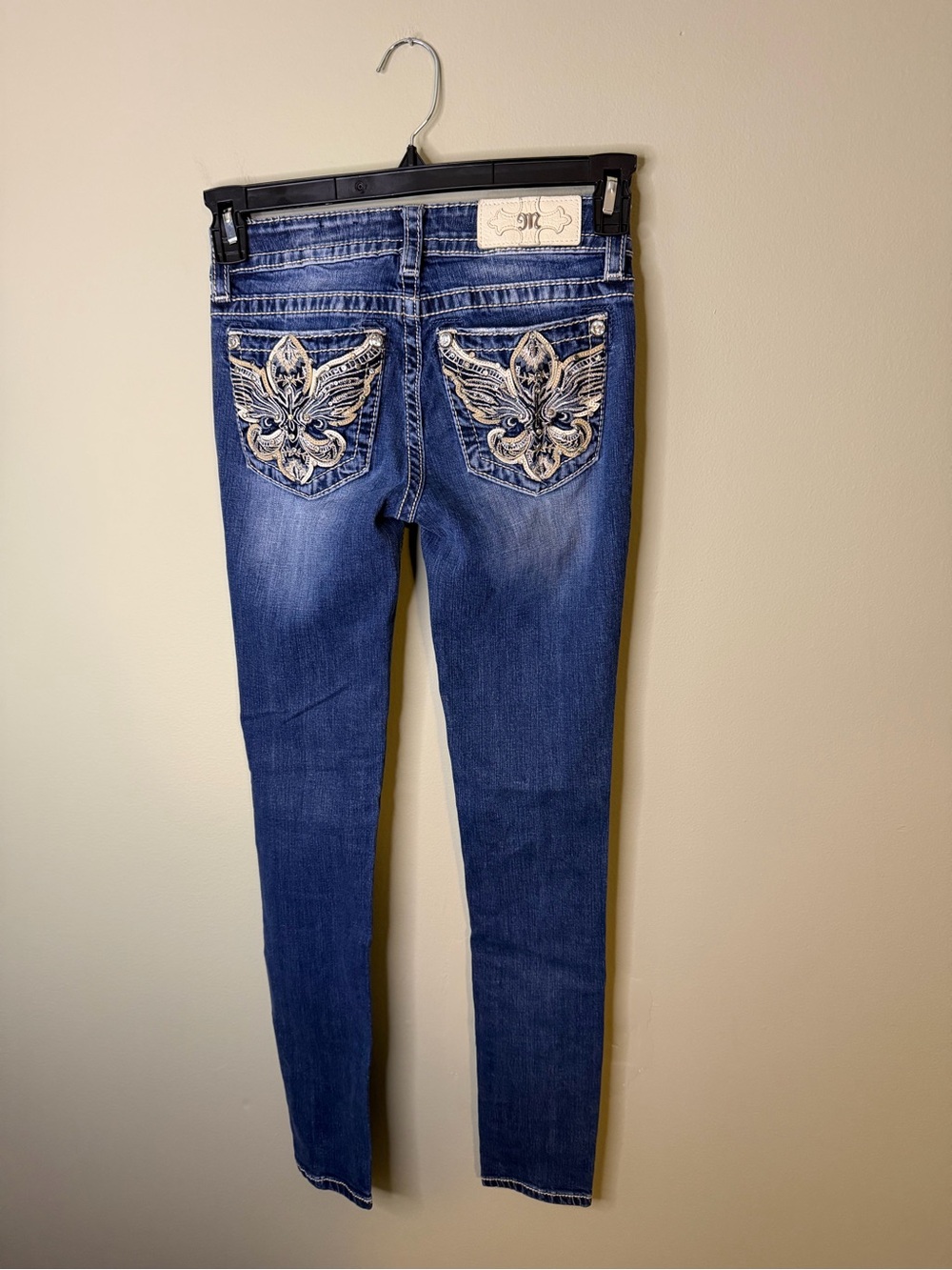 Gorgeous Miss Me Standard Skinny Jeans With Embellished Pockets 31-1/2” Inseam